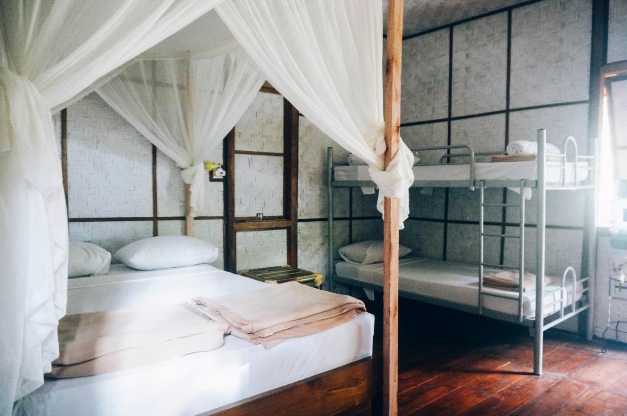 Mojosurf Camp Red Island Hotel Pasanggaran Exterior foto
